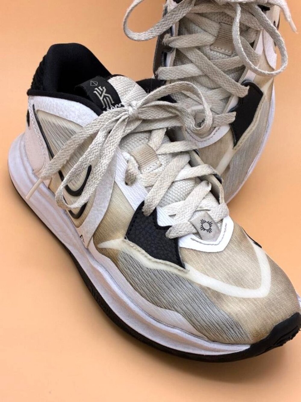 Nike KYRIE Low 5 Athletic Shoes Mens 6 Basketball TB Sneakers White Black DO9617